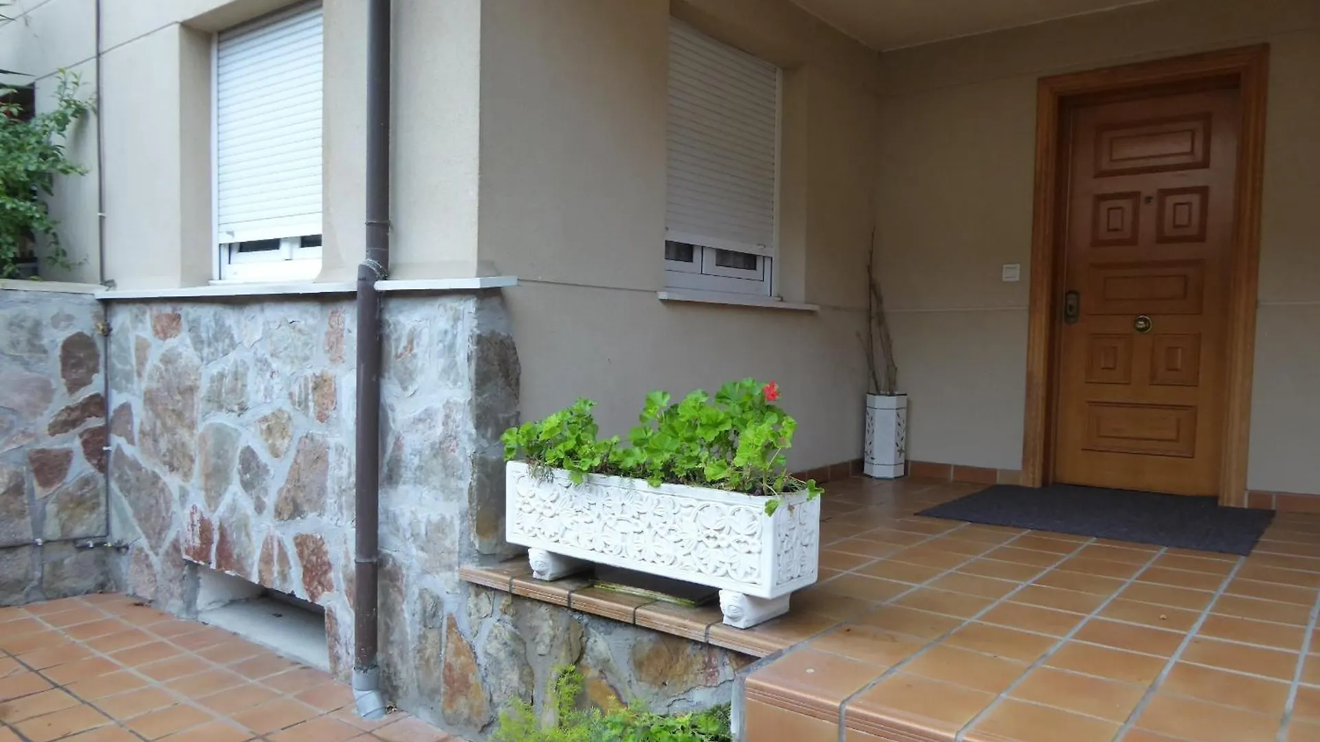 펜션 Egona- H130 Villa Adosada Con Jardin Y Txoko - Ess03192 자라우츠